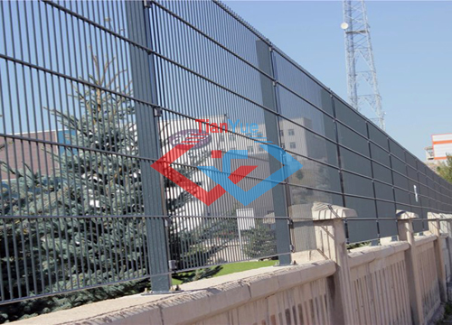 Double Wire Panel Fence(图5) Double Wire Panel Fence(图5)
